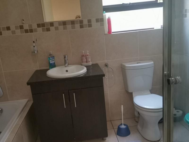 2 Bedroom Property for Sale in Mulbarton Gauteng