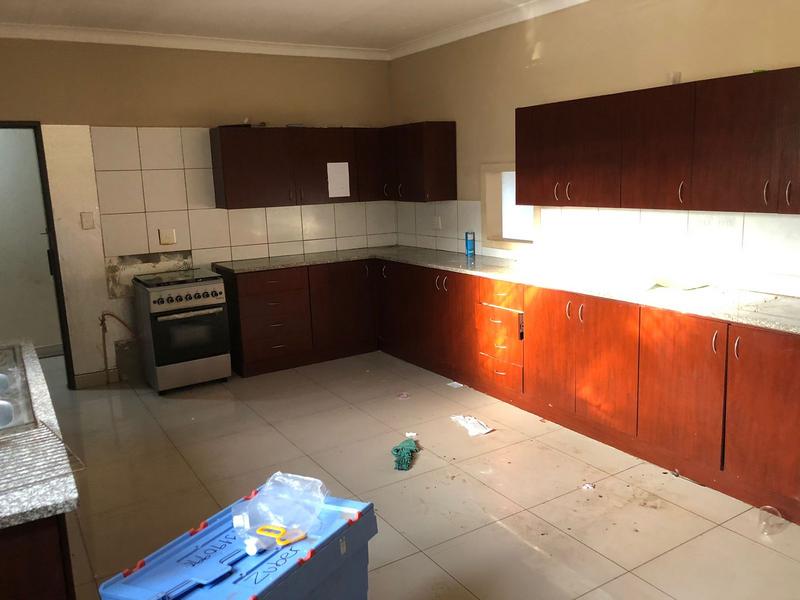 To Let 4 Bedroom Property for Rent in Erasmia Gauteng