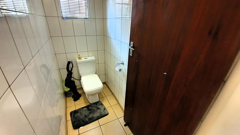 3 Bedroom Property for Sale in Dorandia Gauteng