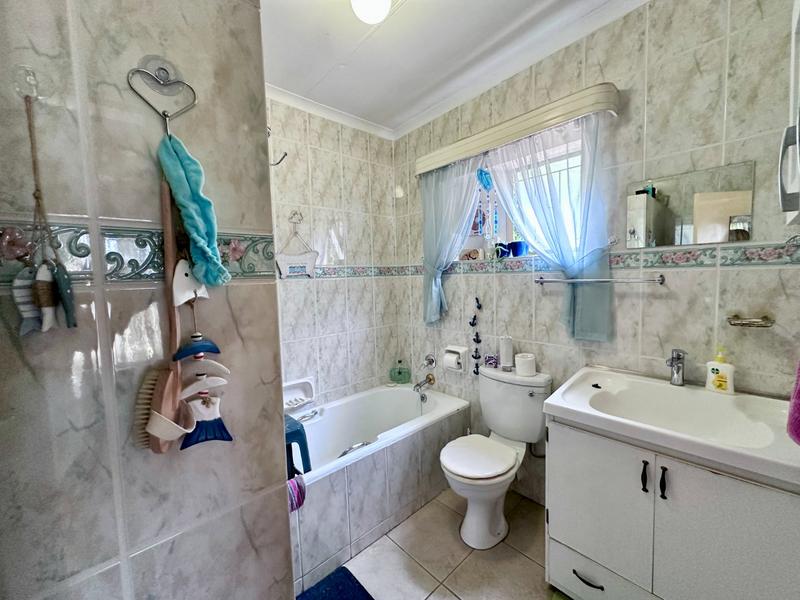 4 Bedroom Property for Sale in Dorandia Gauteng