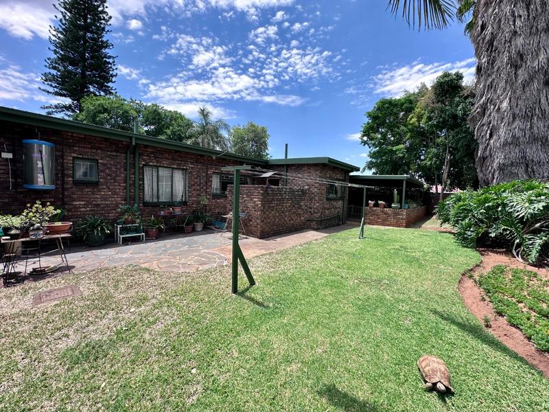 4 Bedroom Property for Sale in Dorandia Gauteng