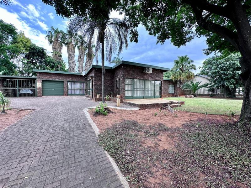 4 Bedroom Property for Sale in Dorandia Gauteng