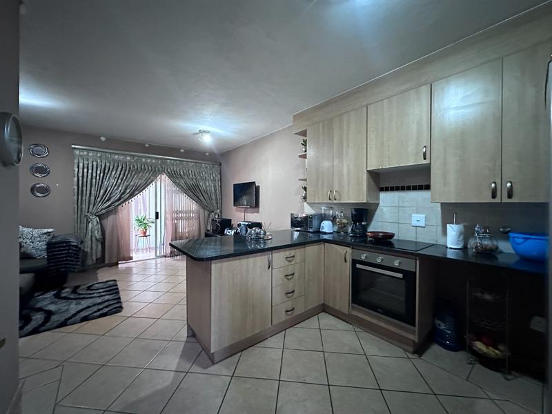 2 Bedroom Property for Sale in Theresa Park Gauteng