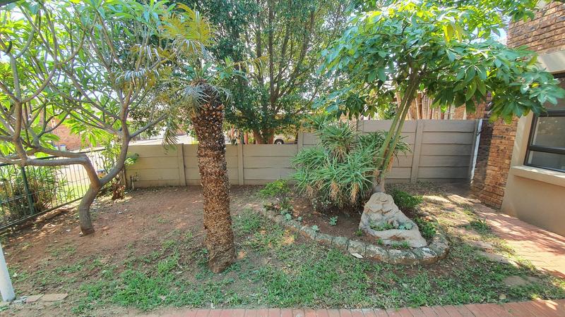 2 Bedroom Property for Sale in Theresa Park Gauteng