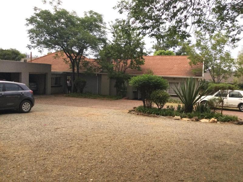 To Let 3 Bedroom Property for Rent in Lombardy East Gauteng