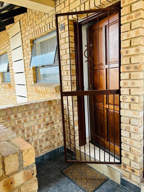 To Let 2 Bedroom Property for Rent in Modderfontein Gauteng