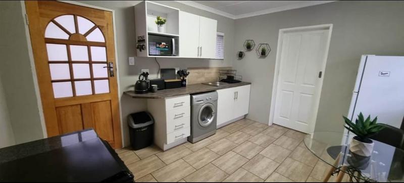 To Let 1 Bedroom Property for Rent in Cloverdene Gauteng