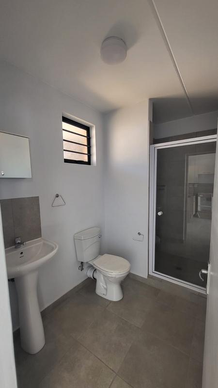 To Let 2 Bedroom Property for Rent in Grand Central Gauteng