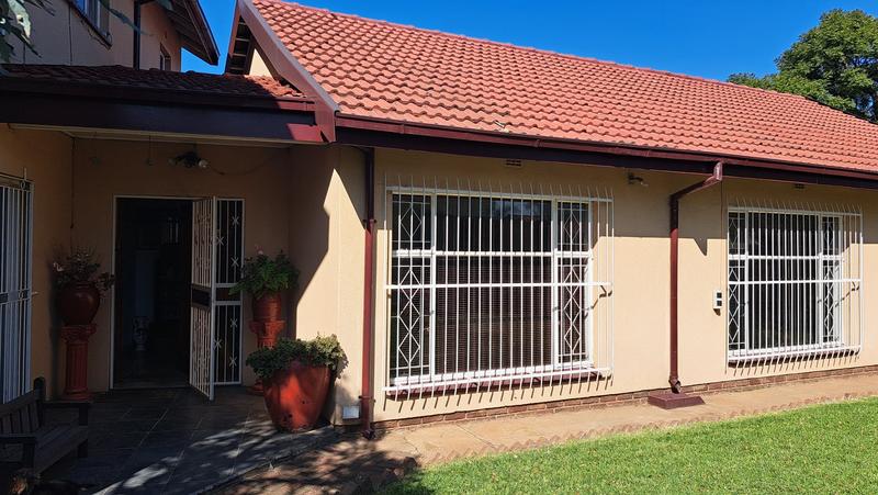 5 Bedroom Property for Sale in Brakpan Central Gauteng