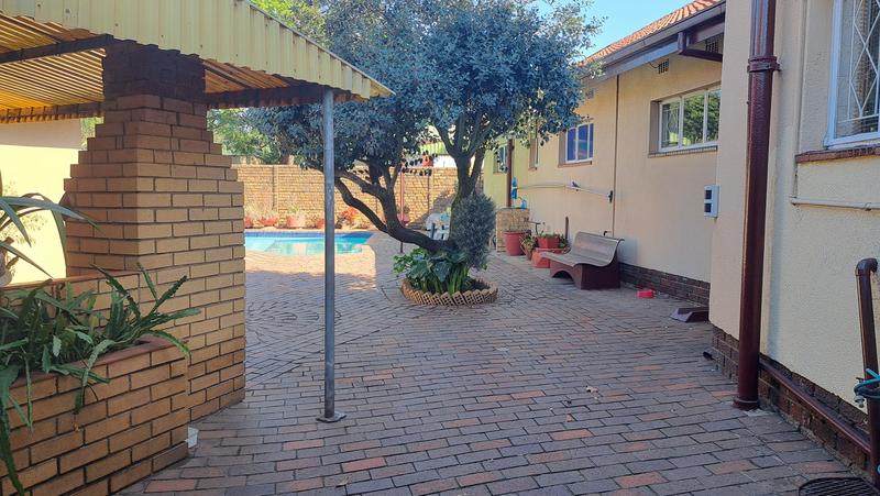 5 Bedroom Property for Sale in Brakpan Central Gauteng