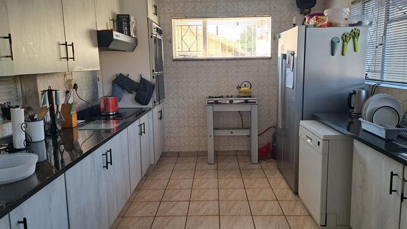 5 Bedroom Property for Sale in Brakpan Central Gauteng