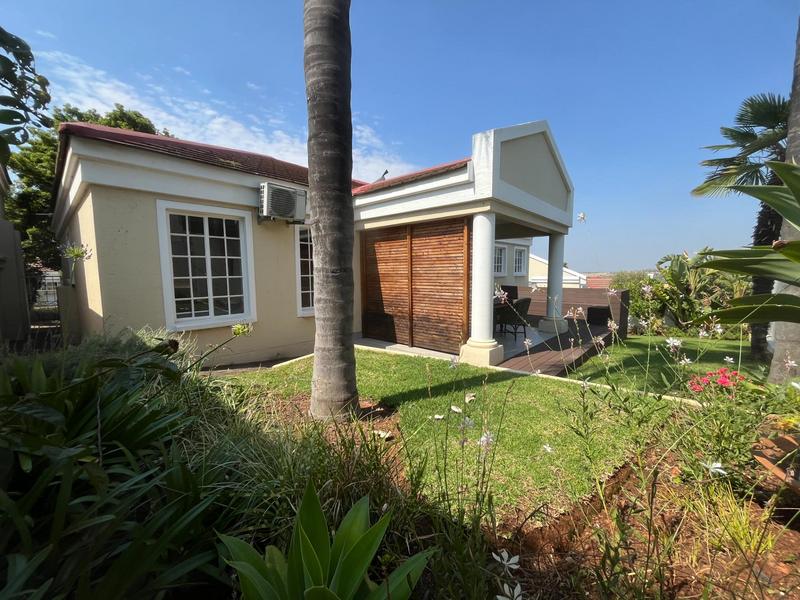 To Let 2 Bedroom Property for Rent in Waterkloof Ridge Gauteng