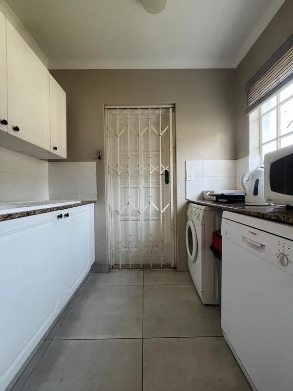 To Let 2 Bedroom Property for Rent in Waterkloof Ridge Gauteng