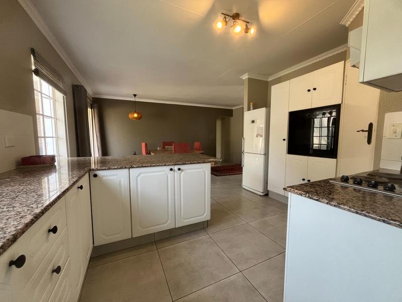 To Let 2 Bedroom Property for Rent in Waterkloof Ridge Gauteng