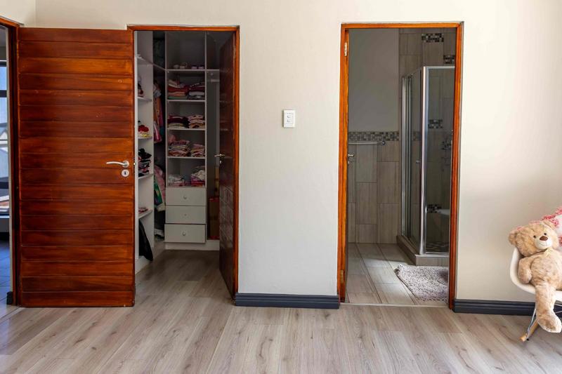 To Let 4 Bedroom Property for Rent in Copperleaf Estate Gauteng