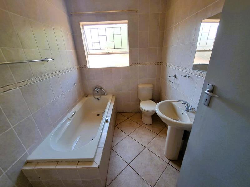 3 Bedroom Property for Sale in Eldoraigne Gauteng