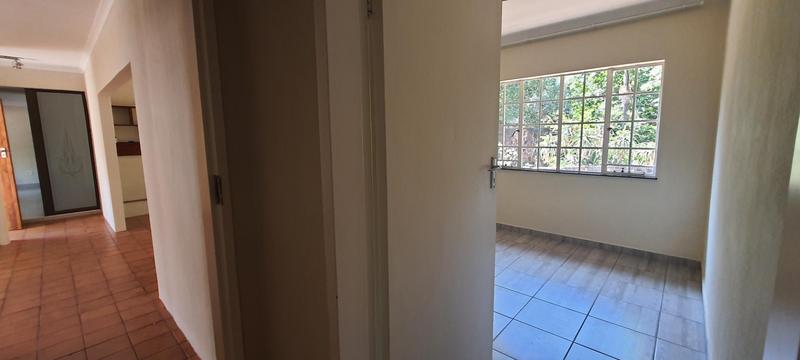 To Let 3 Bedroom Property for Rent in Faerie Glen Gauteng