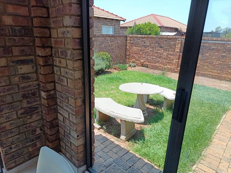 3 Bedroom Property for Sale in Andeon Gauteng