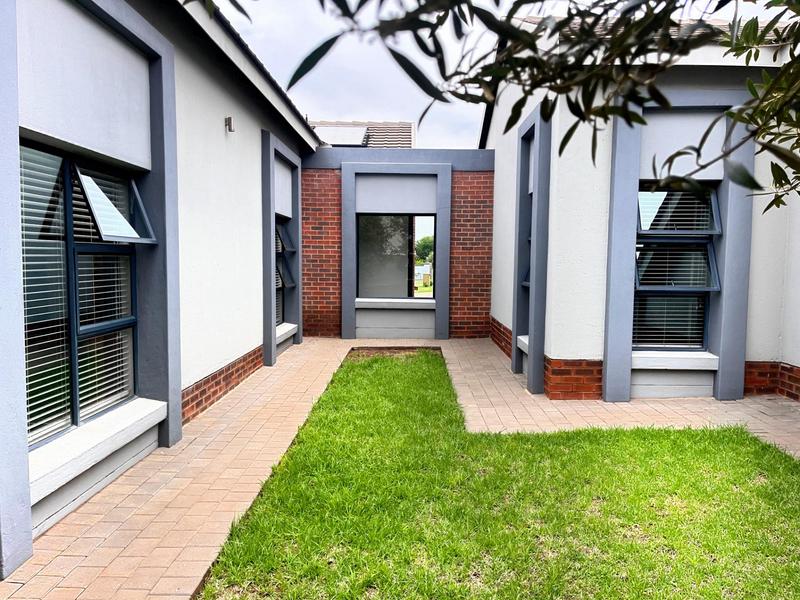 3 Bedroom Property for Sale in Midstream Meadows Gauteng