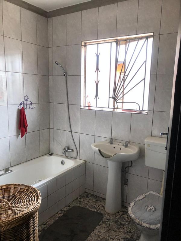 To Let 2 Bedroom Property for Rent in Protea Glen Gauteng