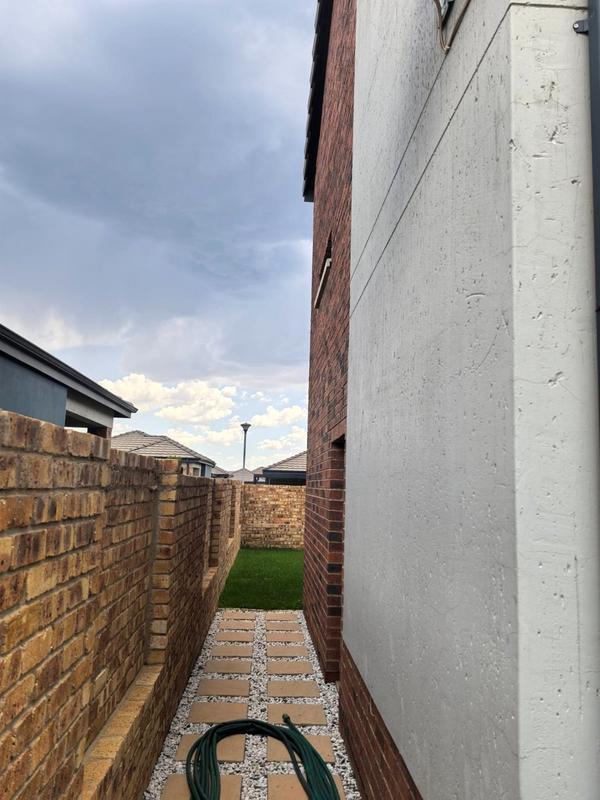 4 Bedroom Property for Sale in Lion Pride Gauteng