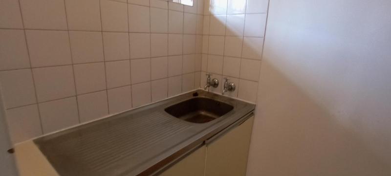 To Let 1 Bedroom Property for Rent in Sunnyside Gauteng