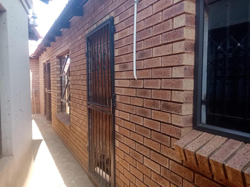 3 Bedroom Property for Sale in Siluma View Gauteng