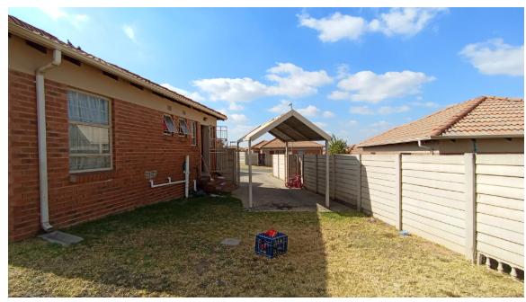 2 Bedroom Property for Sale in Olievenhoutbosch Gauteng