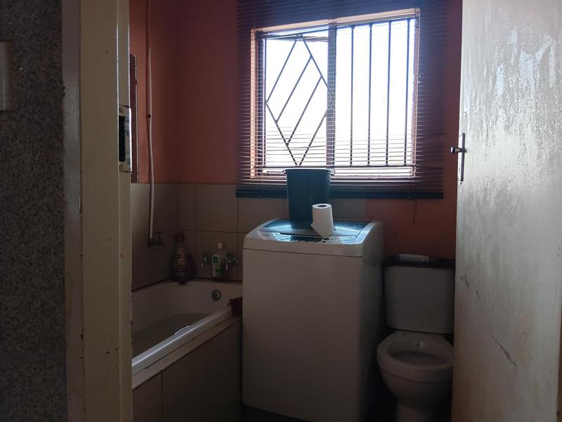 2 Bedroom Property for Sale in Lakeside Gauteng