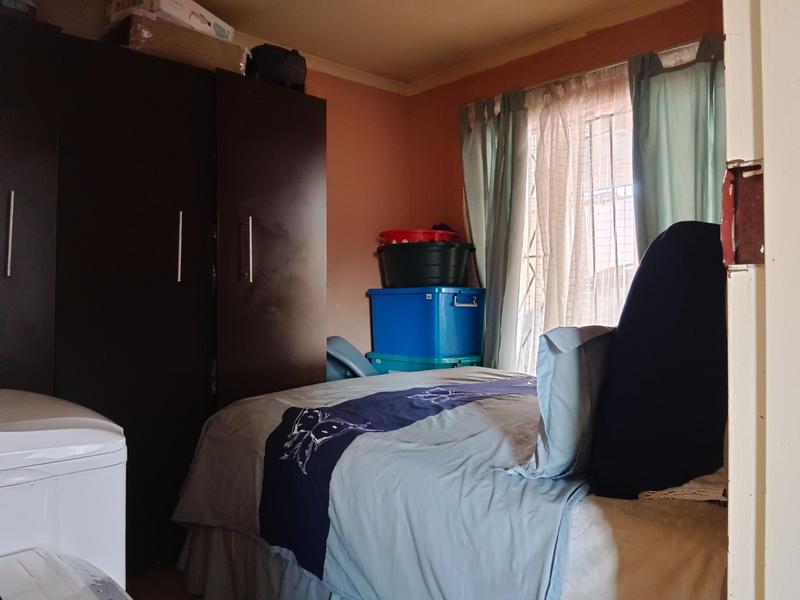 2 Bedroom Property for Sale in Lakeside Gauteng