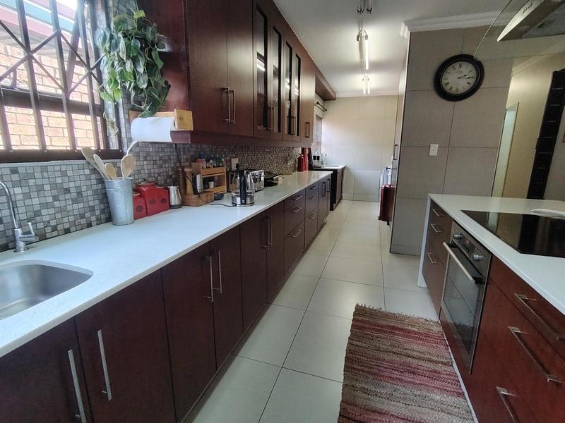 To Let 5 Bedroom Property for Rent in Wierdaglen Estate Gauteng