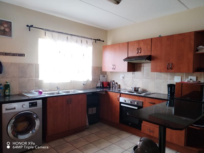 To Let 2 Bedroom Property for Rent in Bardene Gauteng