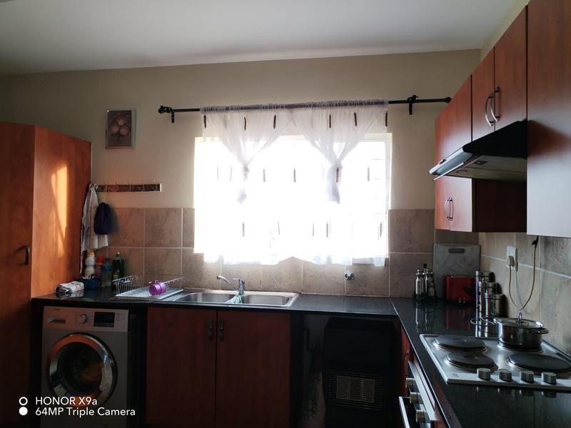 To Let 2 Bedroom Property for Rent in Bardene Gauteng