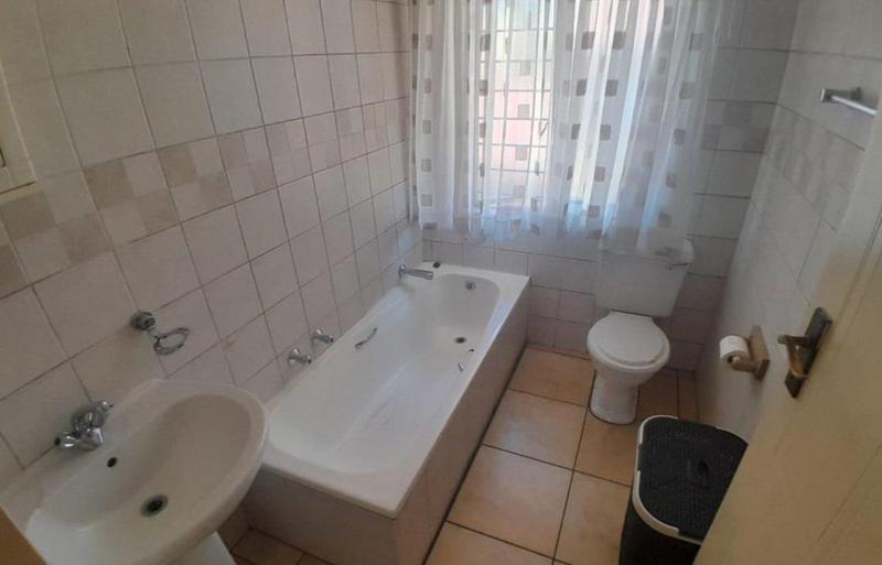 3 Bedroom Property for Sale in New Redruth Gauteng