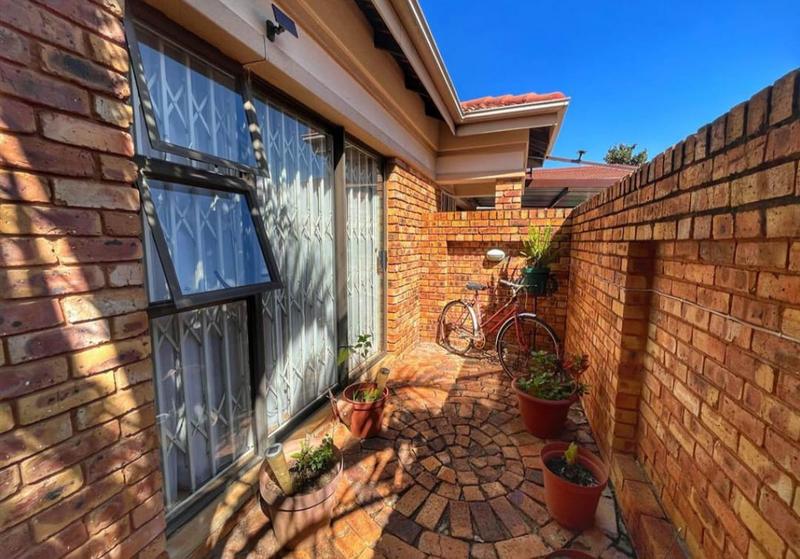 3 Bedroom Property for Sale in New Redruth Gauteng