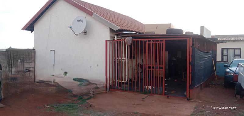 2 Bedroom Property for Sale in Rondebult Gauteng