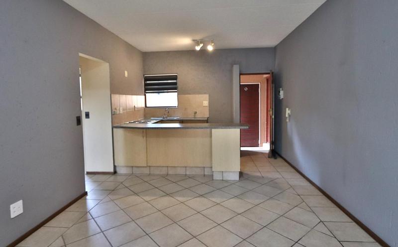 To Let 1 Bedroom Property for Rent in Lonehill Gauteng