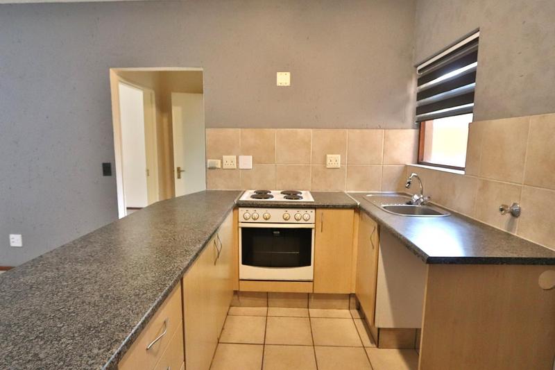 To Let 1 Bedroom Property for Rent in Lonehill Gauteng