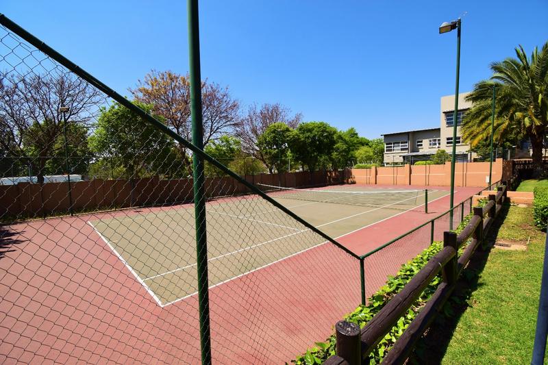 To Let 1 Bedroom Property for Rent in Lonehill Gauteng