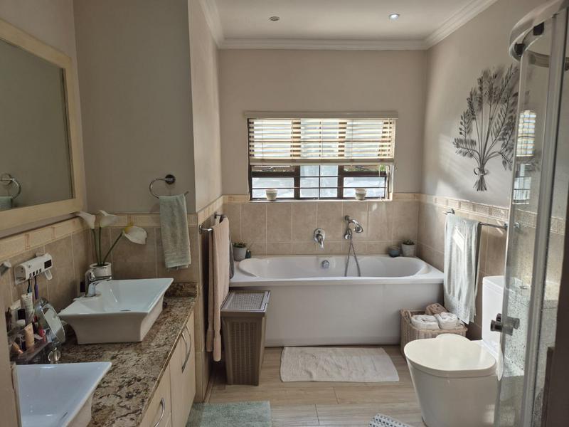 4 Bedroom Property for Sale in Primrose Hill Gauteng