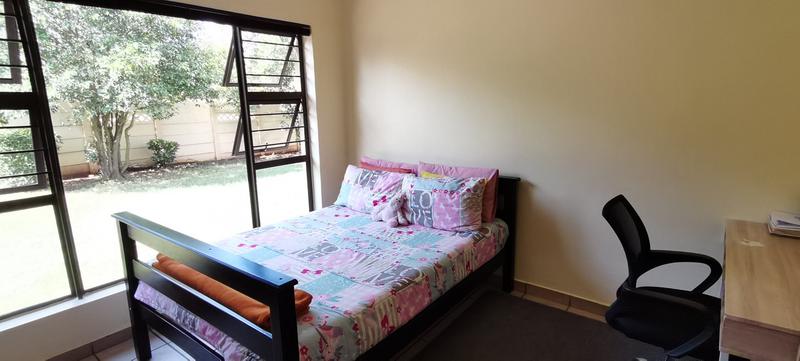 To Let 4 Bedroom Property for Rent in Constantia Kloof Gauteng