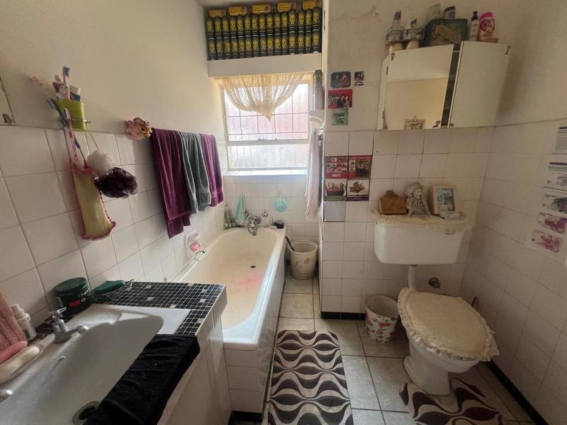 2 Bedroom Property for Sale in Greenhills Gauteng