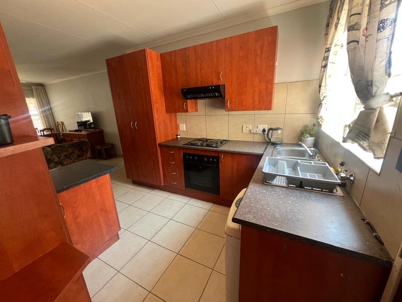 2 Bedroom Property for Sale in Greenhills Gauteng