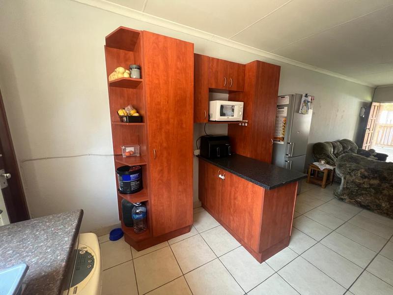 2 Bedroom Property for Sale in Greenhills Gauteng