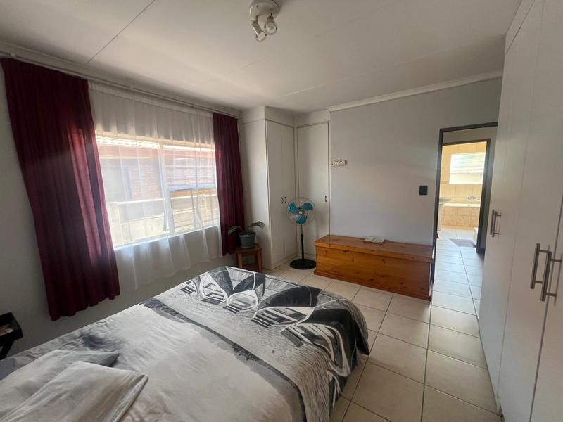 2 Bedroom Property for Sale in Greenhills Gauteng