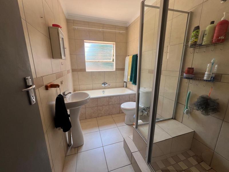 2 Bedroom Property for Sale in Greenhills Gauteng