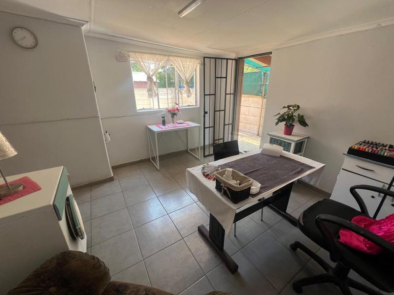 2 Bedroom Property for Sale in Greenhills Gauteng