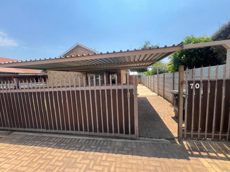 2 Bedroom Property for Sale in Greenhills Gauteng