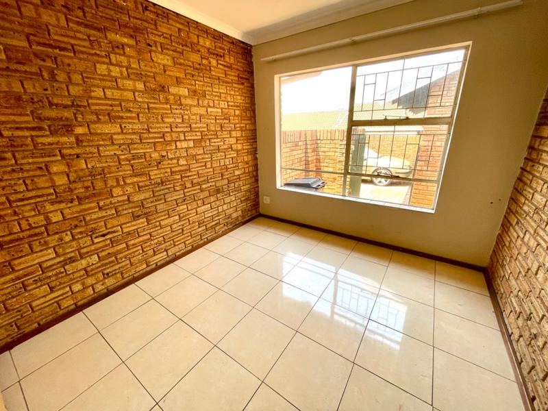 2 Bedroom Property for Sale in Krugersdorp North Gauteng