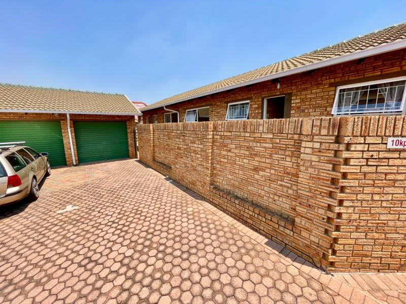 2 Bedroom Property for Sale in Krugersdorp North Gauteng